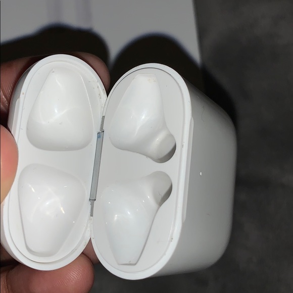 AirPods